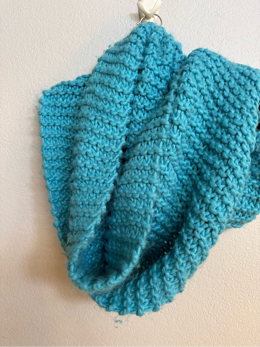 Staring at Stars Chunky Knit Infinity Scarf in Turquoise